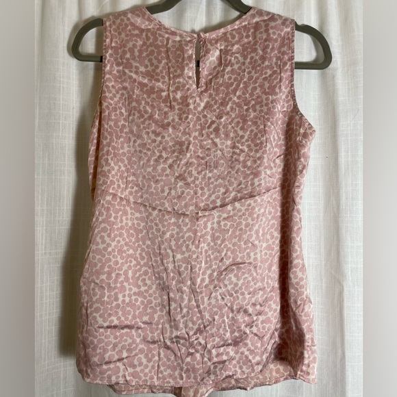 Banana republic silk sleeveless top size medium - Picture 7 of 8